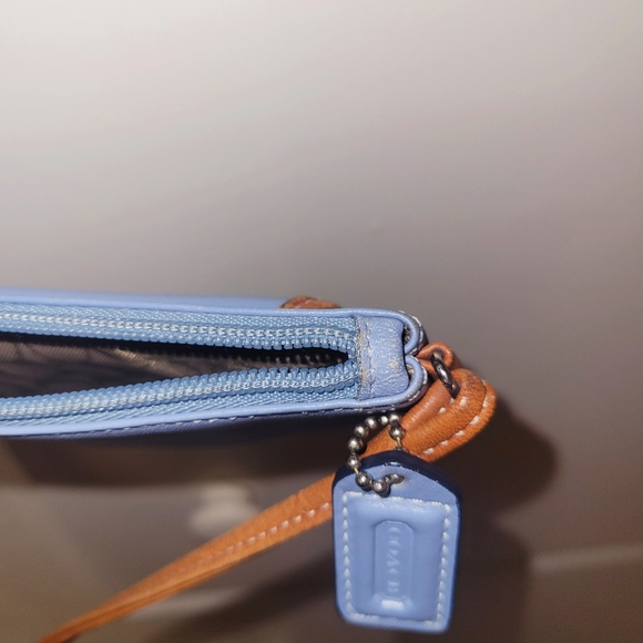 Coach Wristlet - Picture 9 of 10